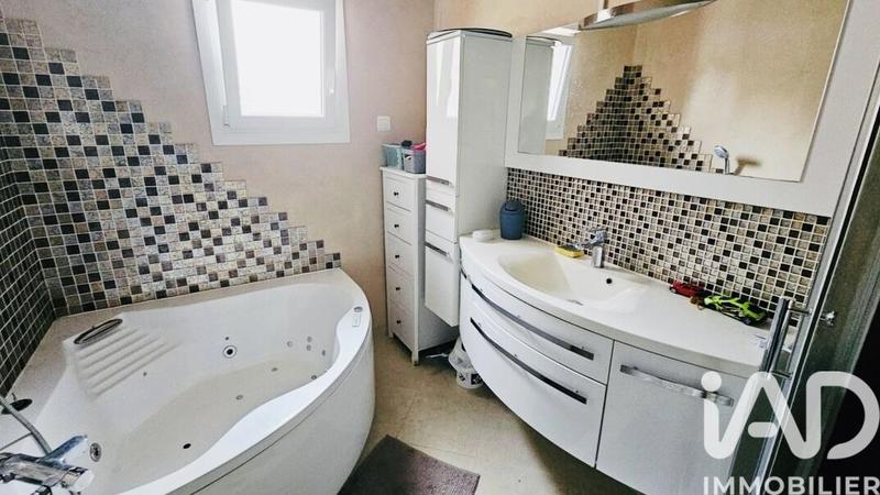 Maison - 111 m² - 6 pièces