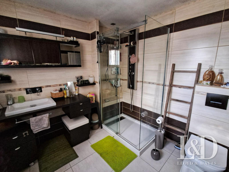 Maison traditionnelle - 157 m² - 7 pièces