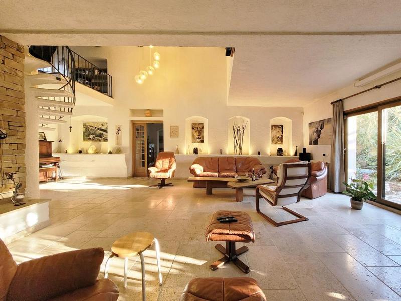 Maison - 283 m² - 8 pièces