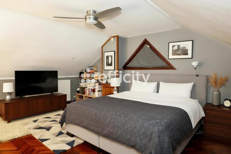 Maison - 166 m² - 5 pièces