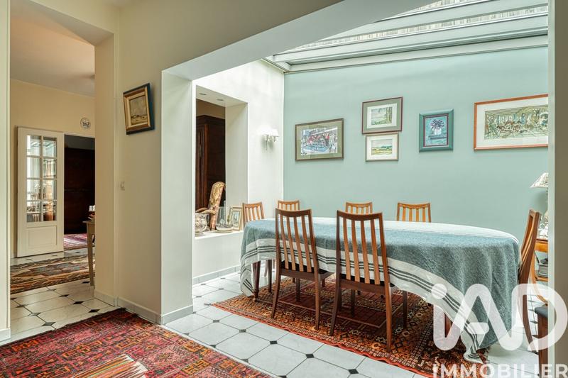 Maison - 184 m² - 9 pièces