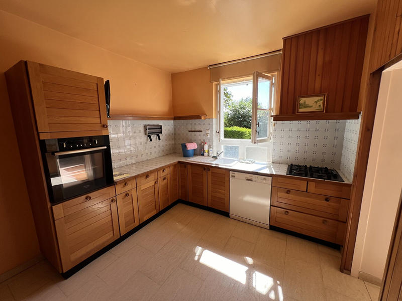 Maison - 204 m² - 7 pièces