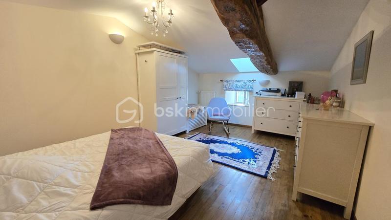 Maison - 240 m² - 8 pièces