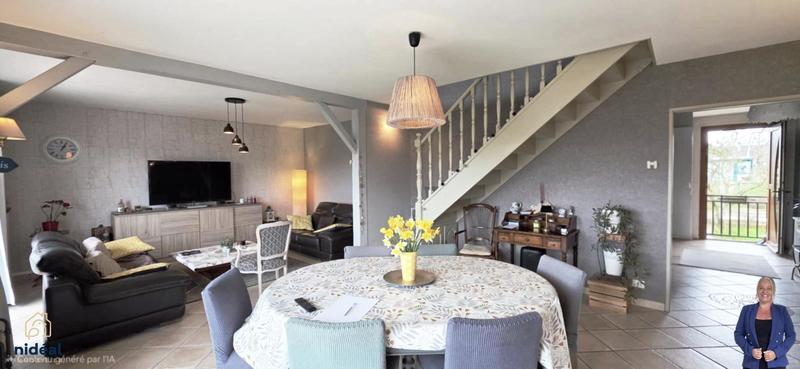 Maison traditionnelle - 170 m² - 6 pièces