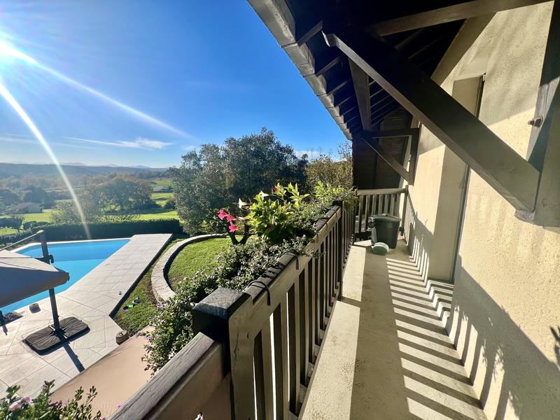 Maison d'architecte - 140 m² - 5 pièces