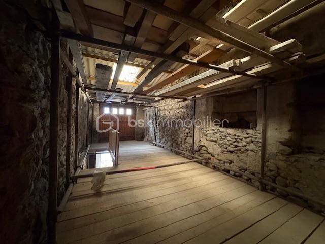 Grange - 137 m² - 4 pièces