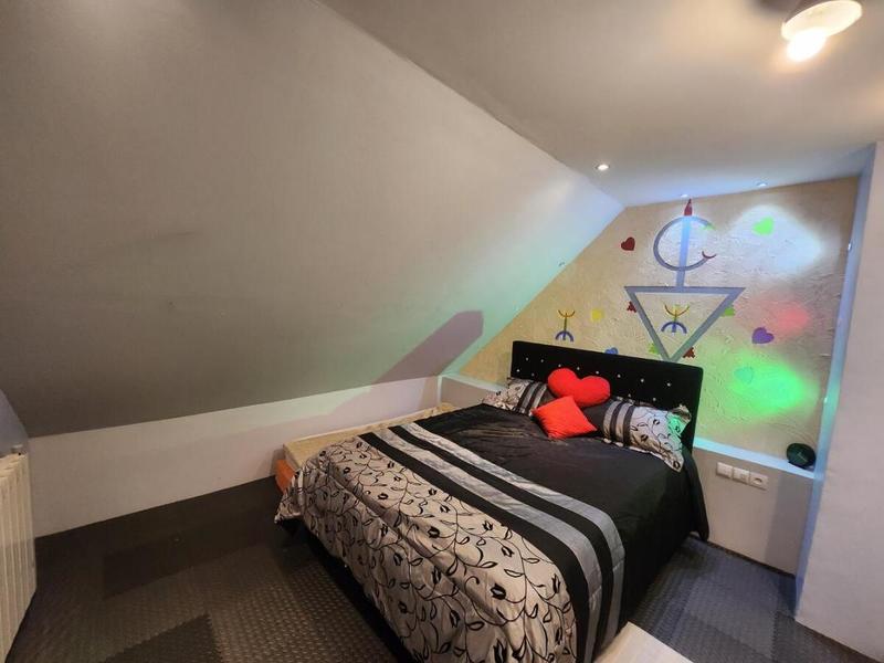 Immeuble - 92 m² - 7 pièces