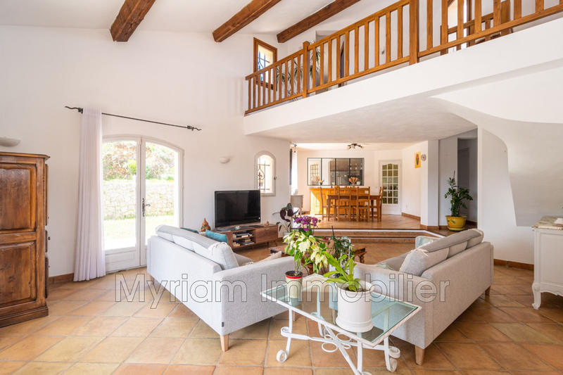 Maison - 290 m² - 5 pièces