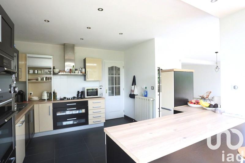 Maison - 186 m² - 8 pièces