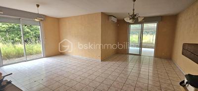 Maison - 270 m² - 10 pièces