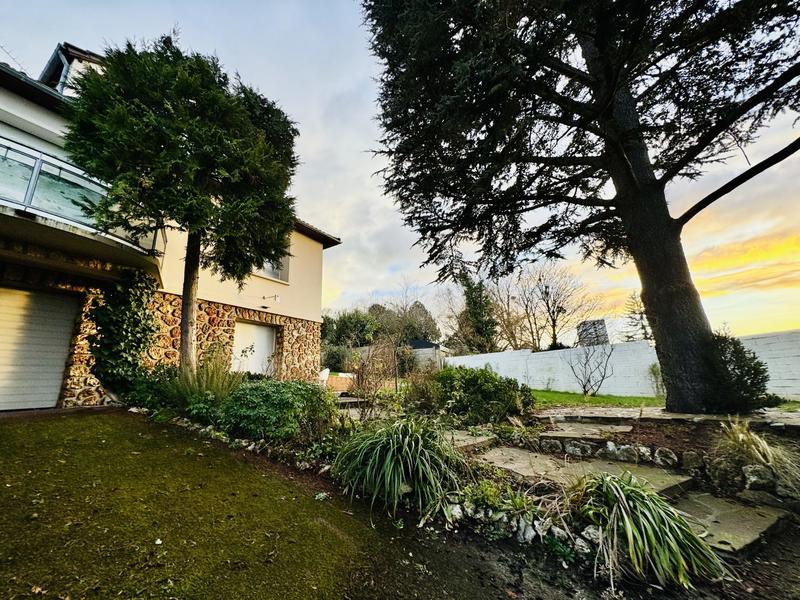 Maison - 145 m² - 6 pièces