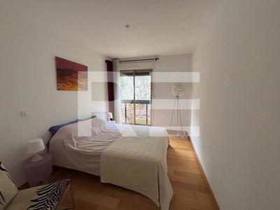 Appartement - 80 m² - 3 pièces