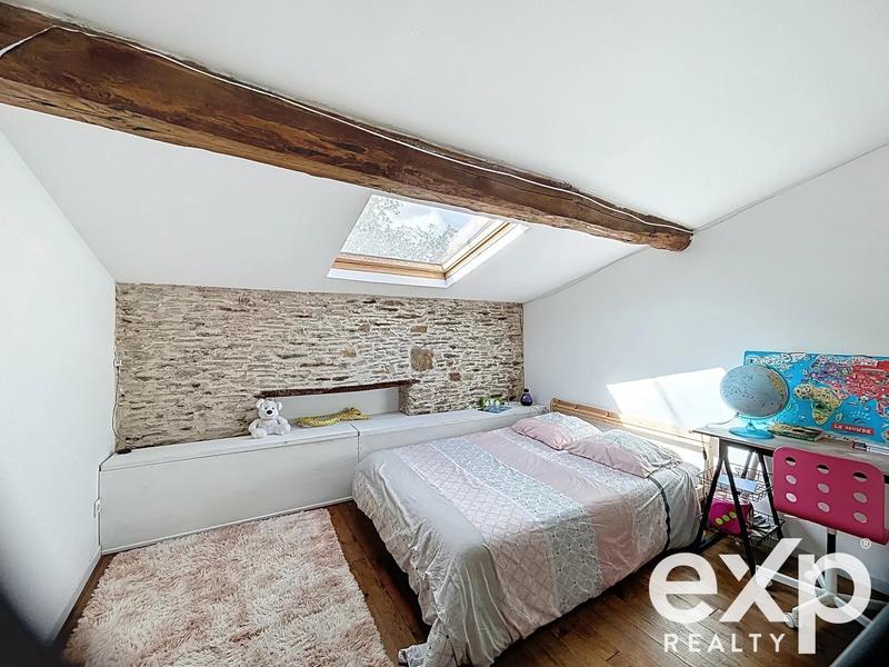 Maison - 209 m² - 9 pièces