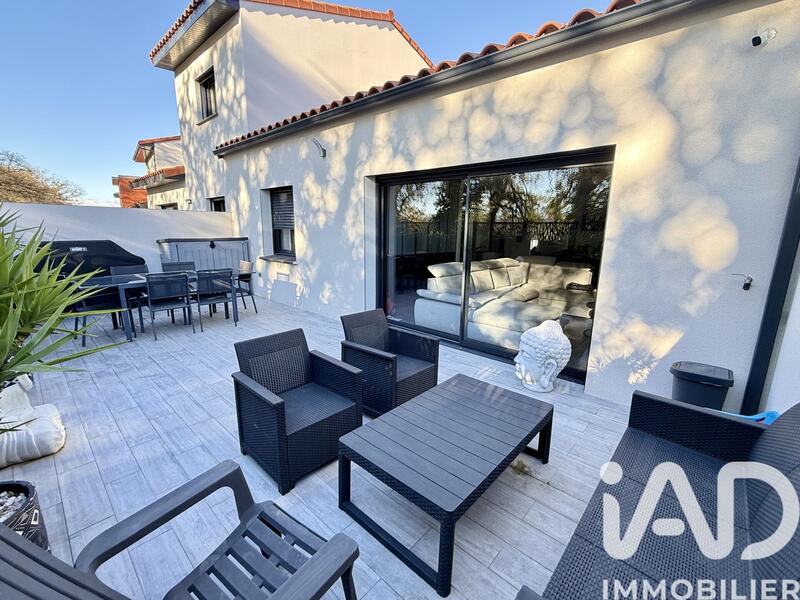 Maison - 96 m² - 4 pièces