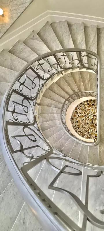 Propriété - 450 m² - 8 pièces