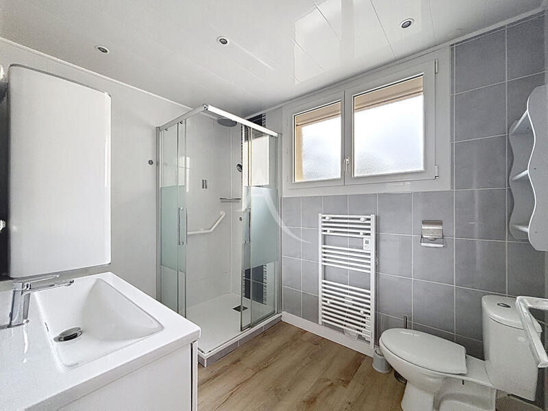 Maison - 159 m² - 10 pièces