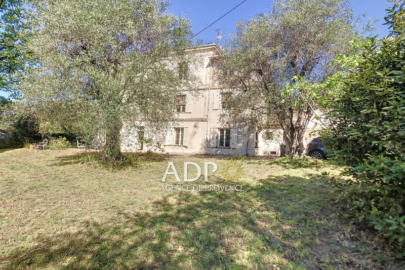 Maison - 186 m² - 8 pièces