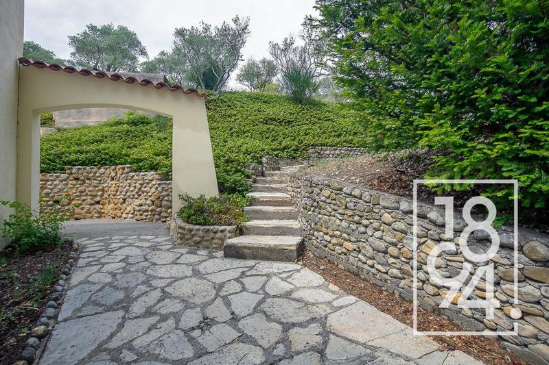 Maison - 397 m² - 7 pièces