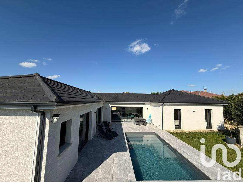Maison - 140 m² - 5 pièces