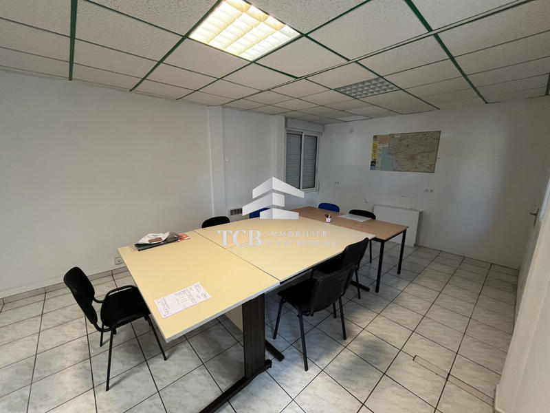 Local d'activités - 576 m²