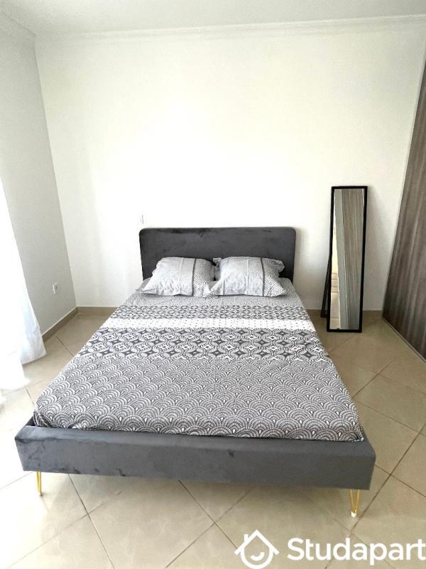 Chambre - 12 m² - 1 pièce