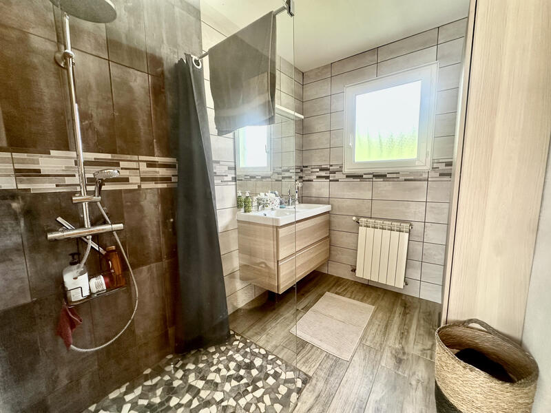 Appartement - 102 m² - 4 pièces