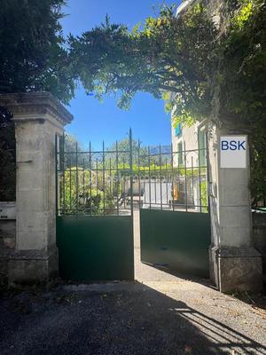 Maison - 225 m² - 12 pièces