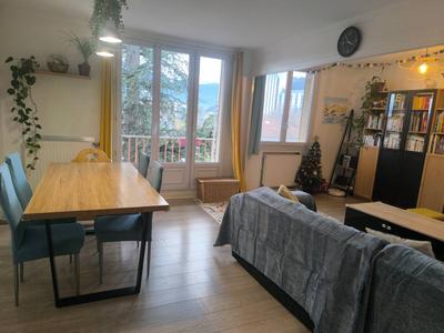 Appartement - 81 m² - 5 pièces