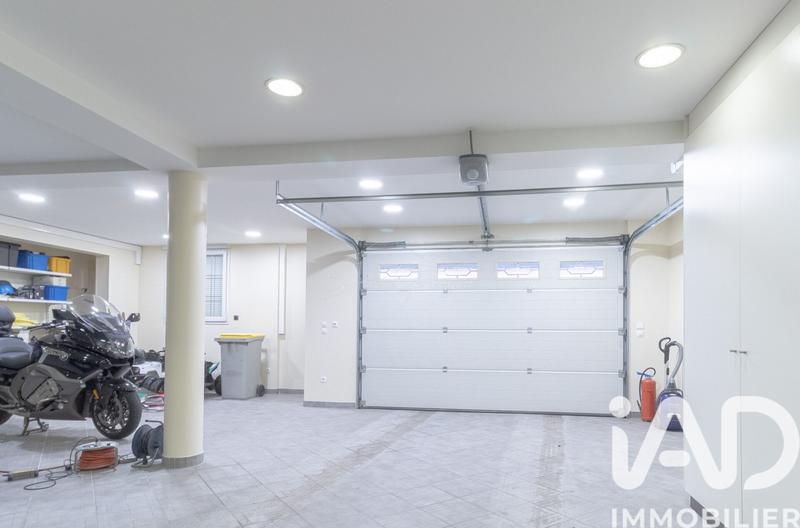 Maison - 338 m² - 10 pièces