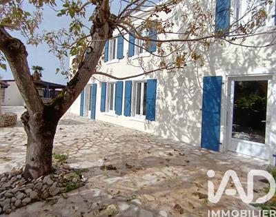 Maison - 317 m² - 8 pièces