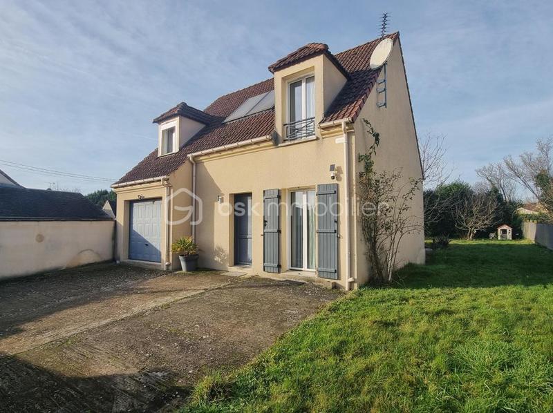 Maison traditionnelle - 98 m² - 4 pièces