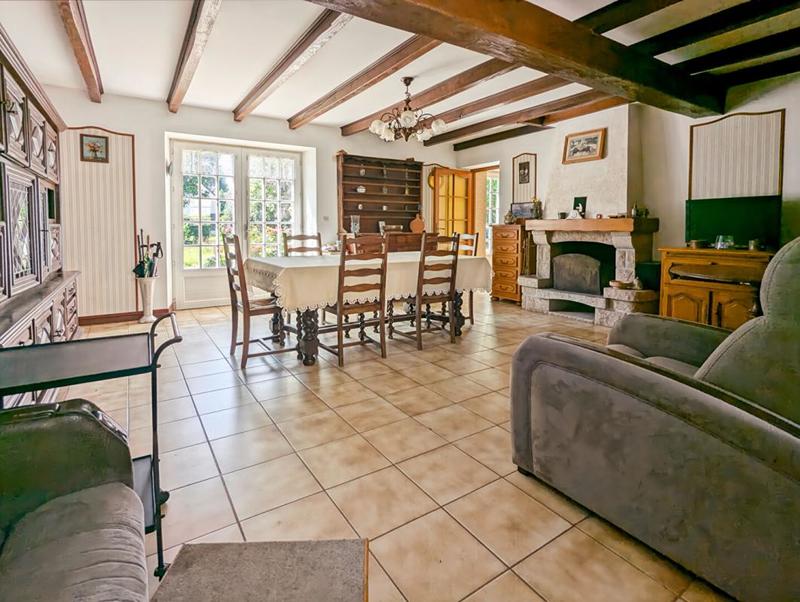 Maison - 93 m² - 6 pièces