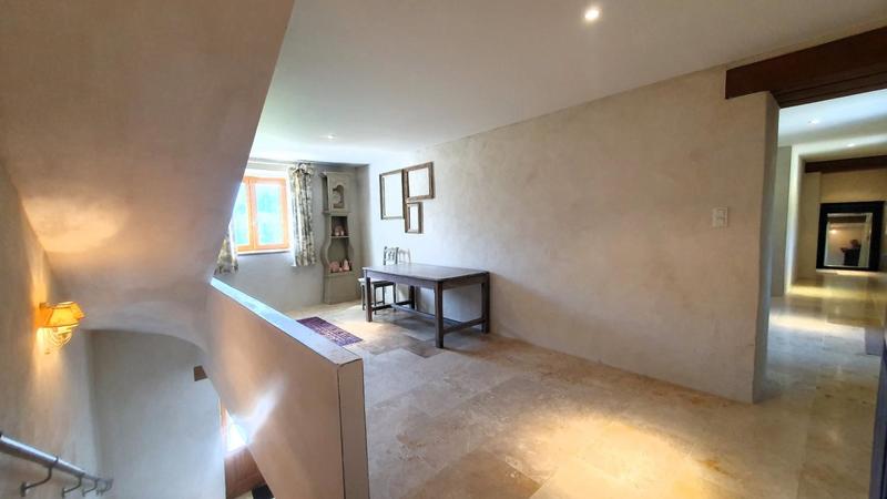 Demeure - 287 m² - 7 pièces