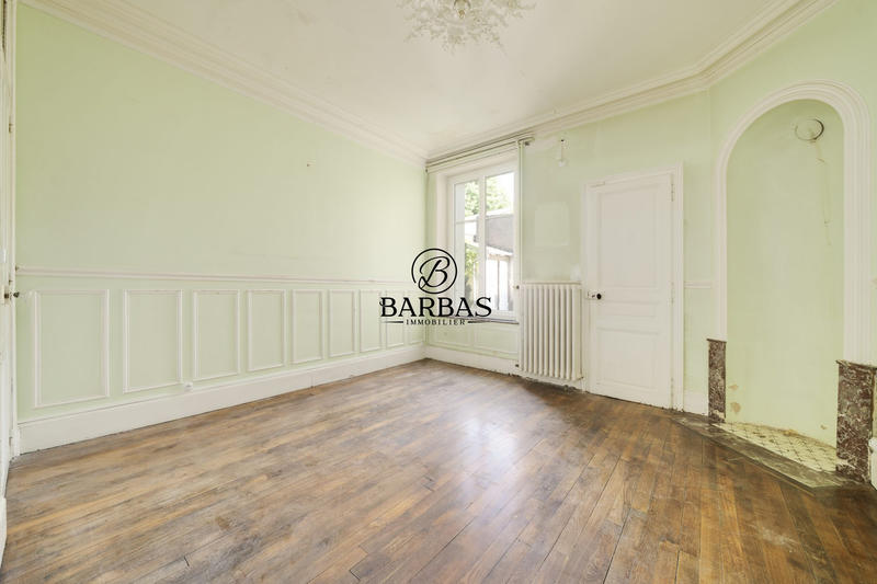 Maison - 220 m² - 12 pièces