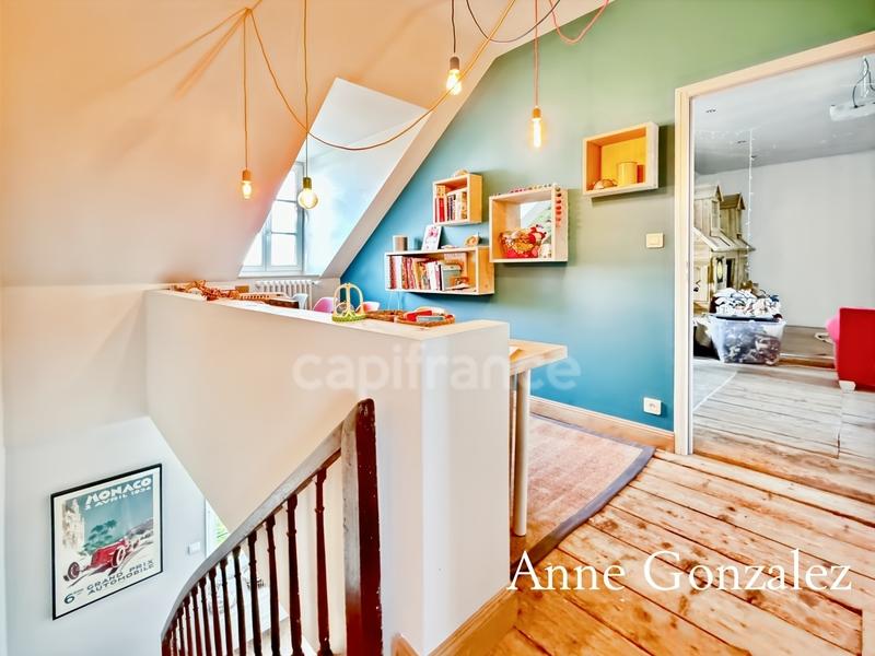 Maison bourgeoise - 275 m² - 9 pièces