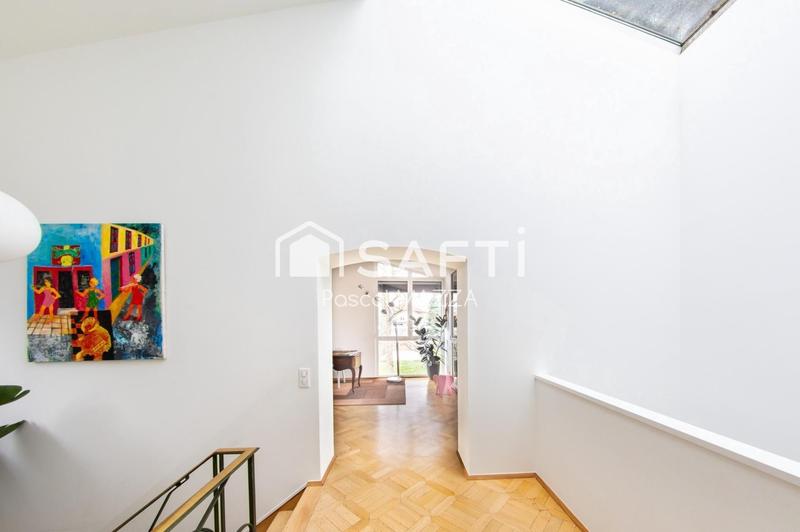 Villa - 220 m² - 7 pièces