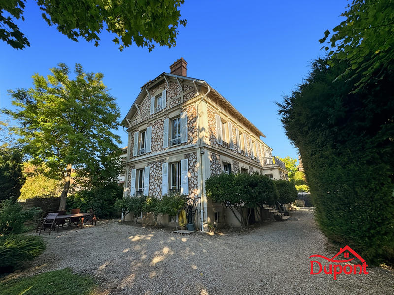 Maison - 190 m² - 8 pièces
