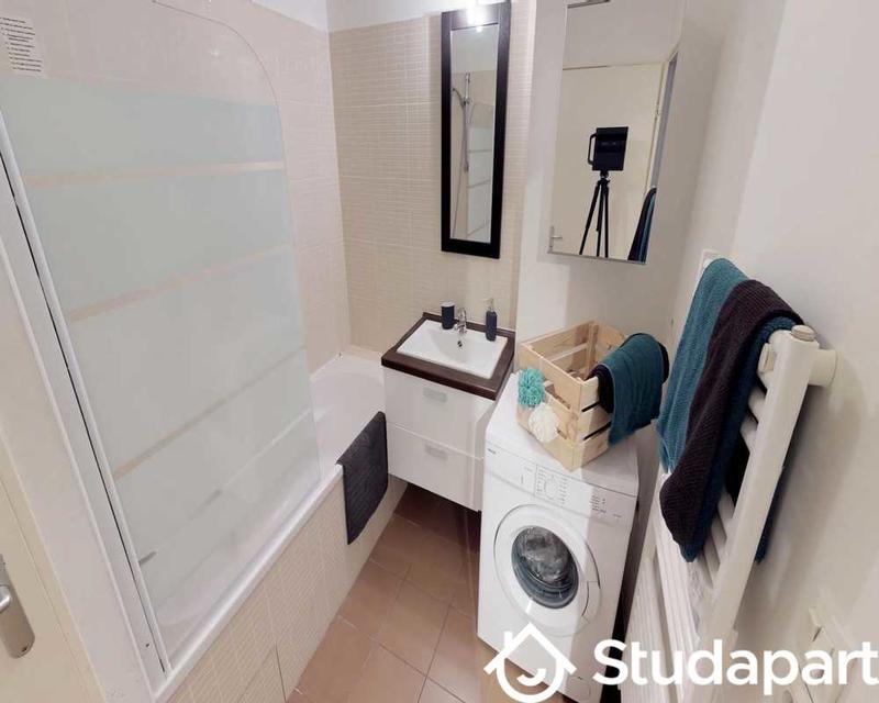 Chambre - 70 m² - 1 pièce