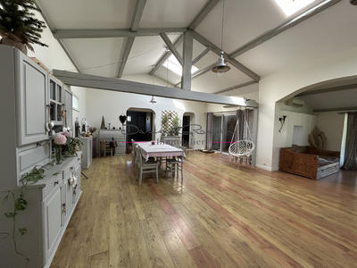 Maison - 225 m² - 8 pièces