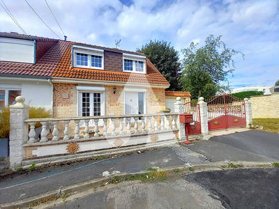 Maison - 82 m² - 5 pièces