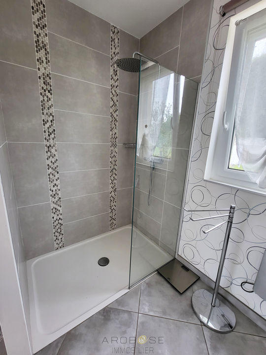 Maison - 205 m² - 7 pièces