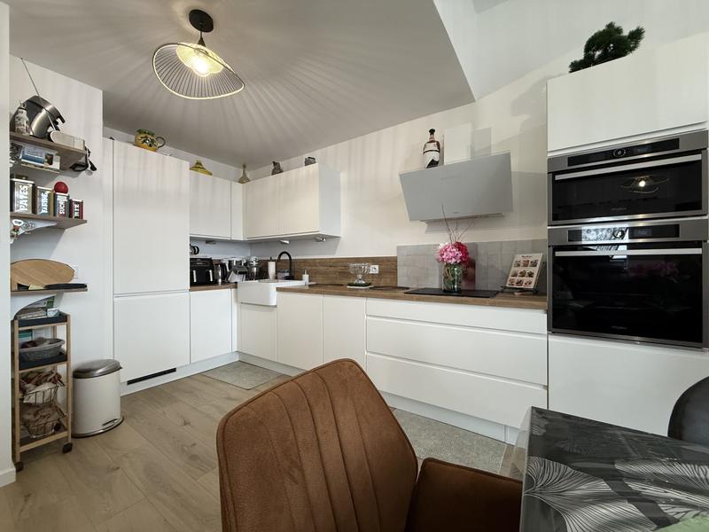 Appartement - 93 m² - 4 pièces