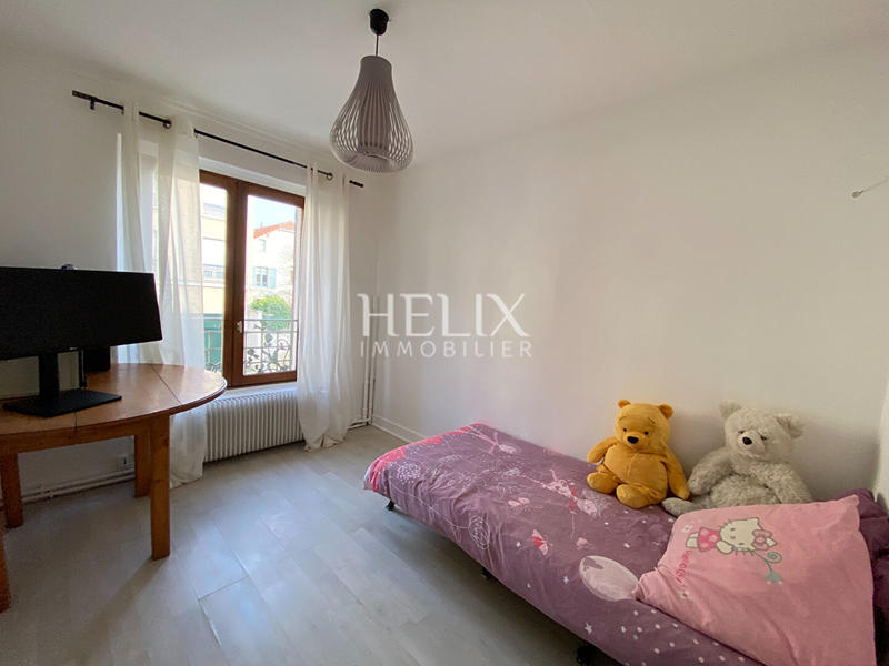 Maison - 340 m² - 9 pièces