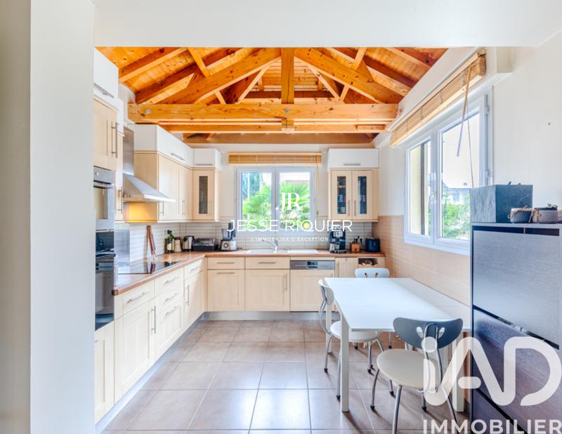 Maison - 131 m² - 6 pièces