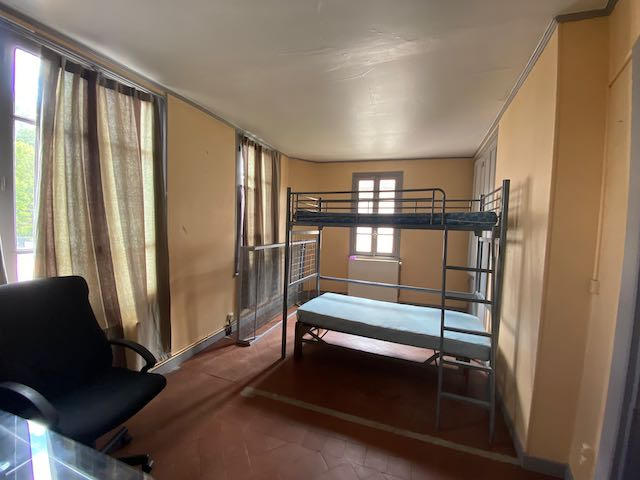 Maison - 180 m² - 8 pièces