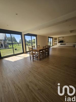 Maison - 163 m² - 5 pièces