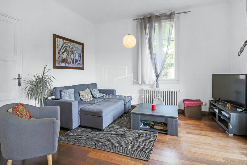 Appartement - 90 m² - 3 pièces