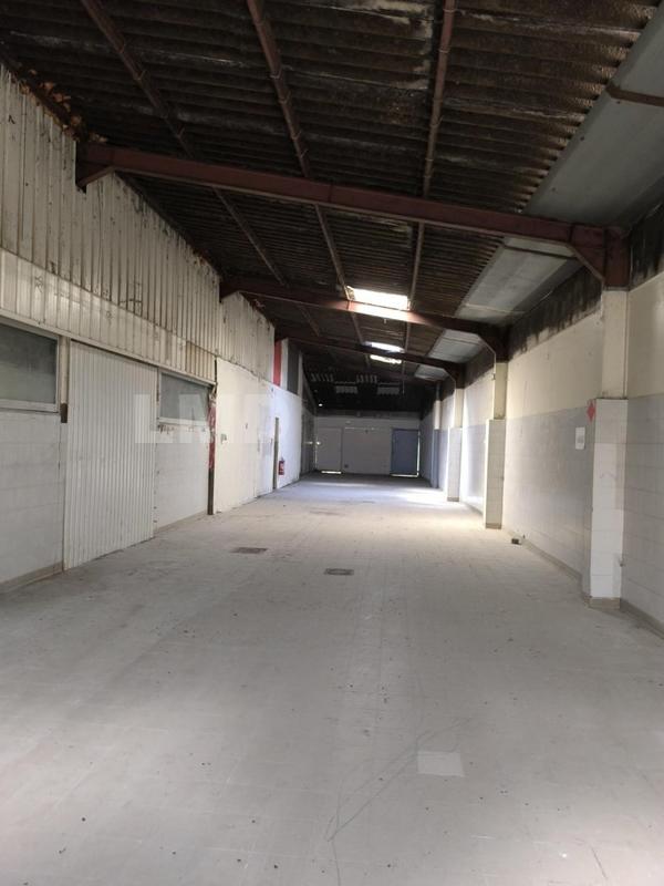 Local d'activités - 660 m² - 3 pièces
