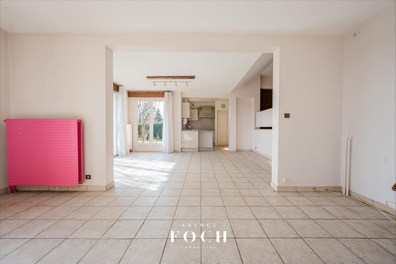 Maison - 121 m² - 6 pièces