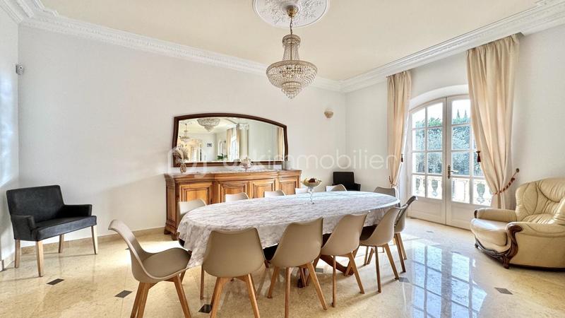 Villa - 420 m² - 11 pièces